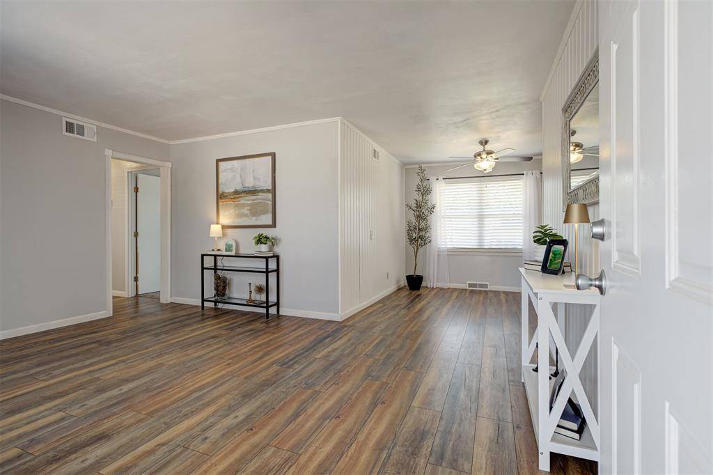 5700 NW 47th ST, Warr Acres, OK 73122
