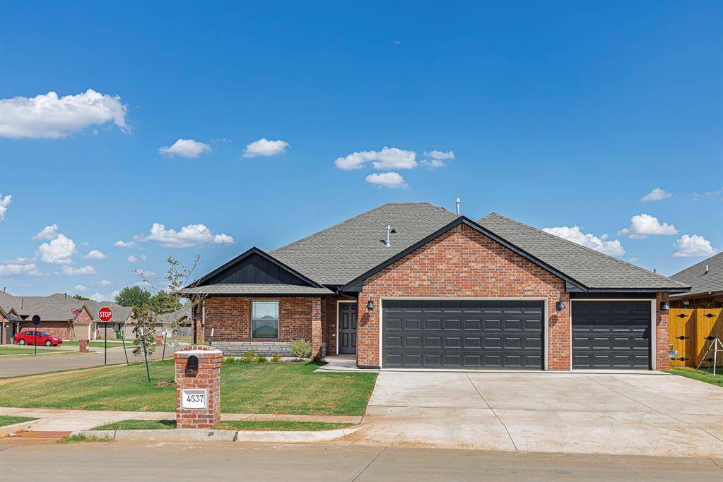 4537 Adobe CT, Yukon, OK 73099