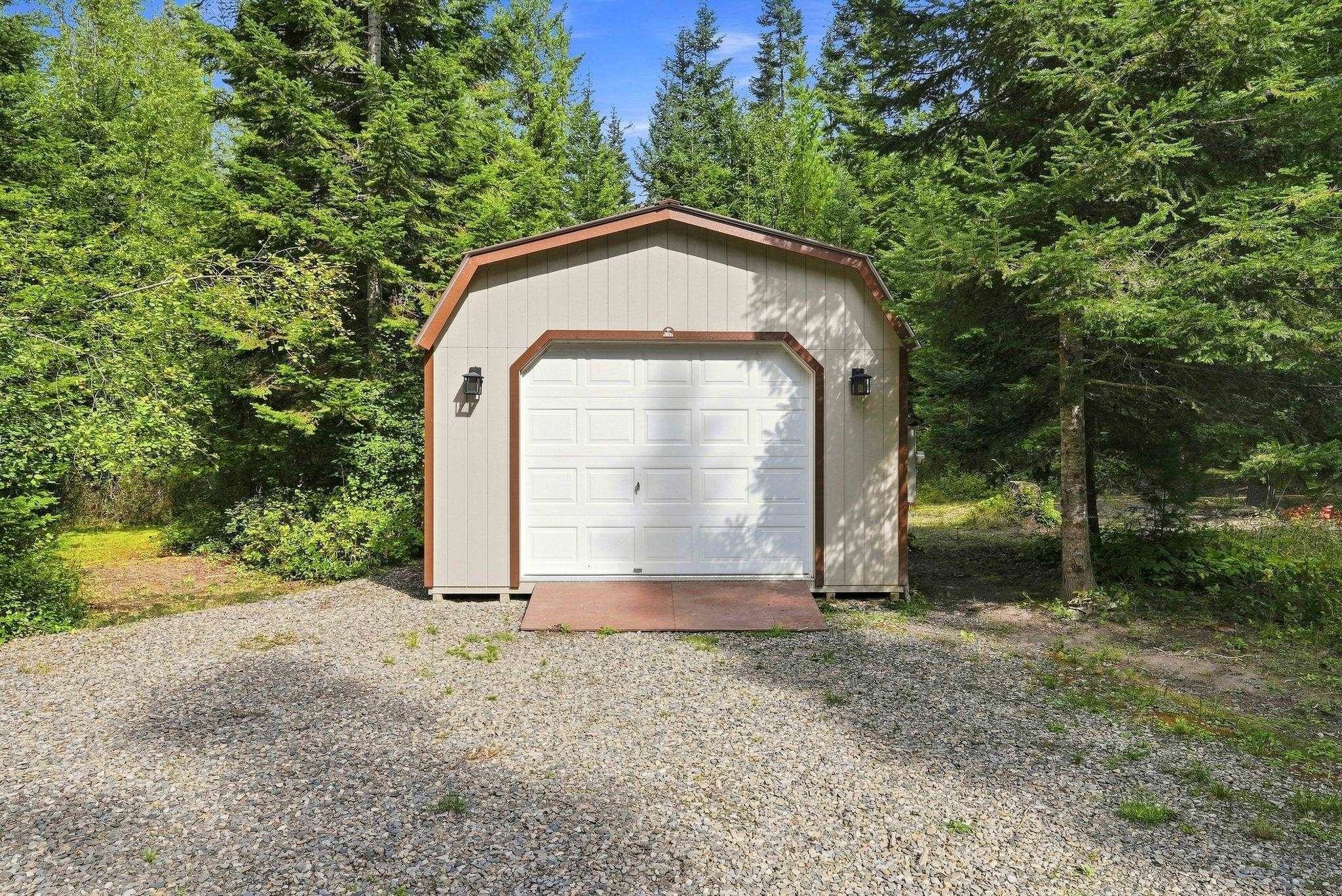 28922 N LeClerc Rd, Ione, WA 98139