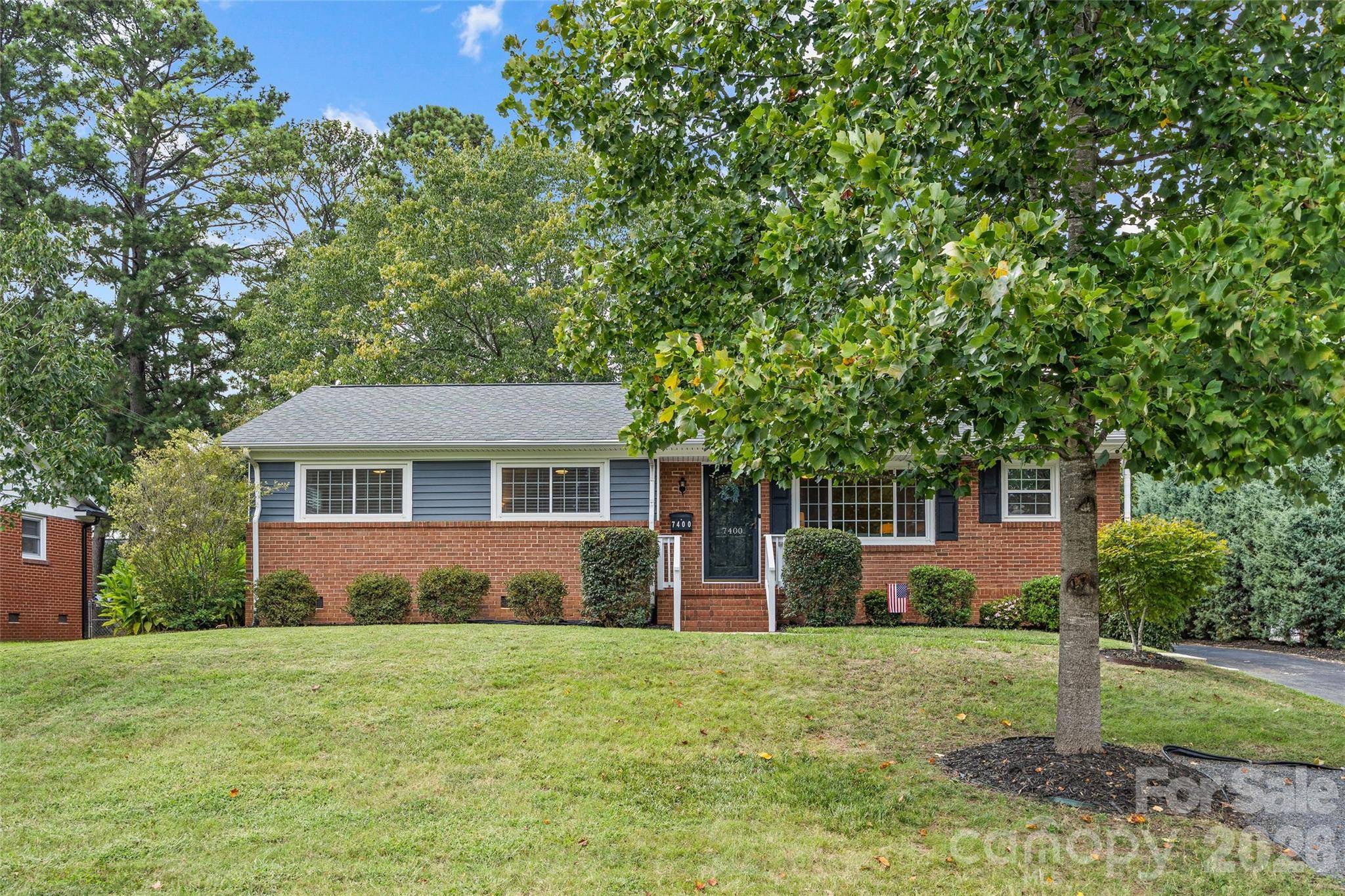 7400 Thorncliff DR, Charlotte, NC 28210