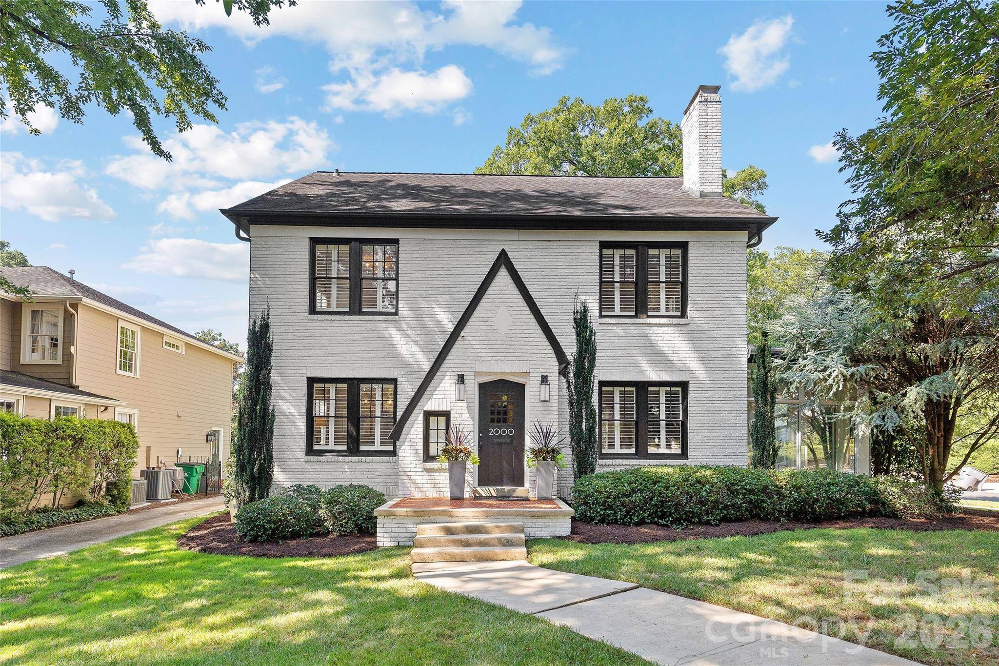 2000 Beverly DR, Charlotte, NC 28207