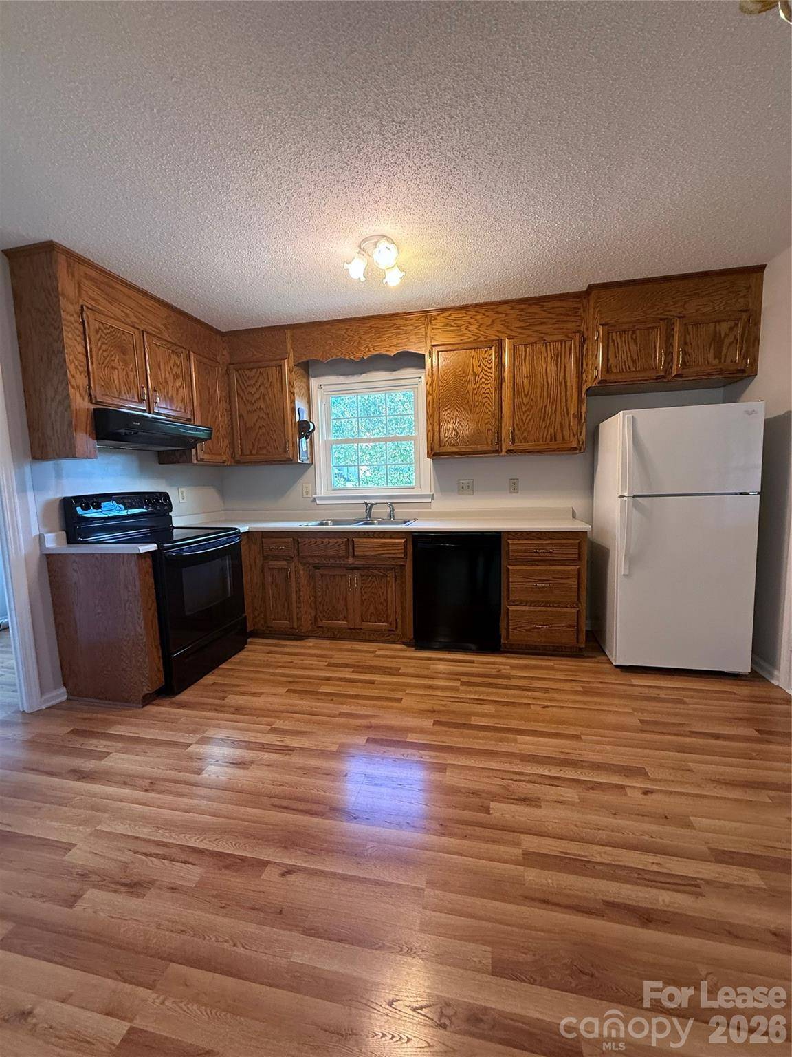 869 Crystal Springs DR, Lincolnton, NC 28092