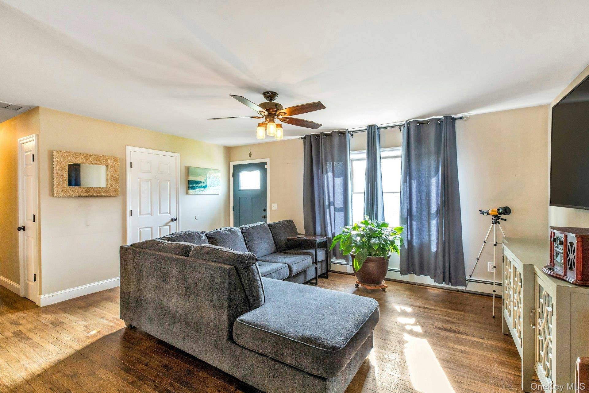941 Montauk AVE, Islip Terrace, NY 11752