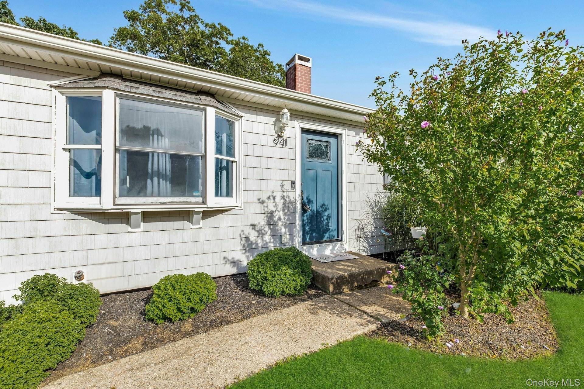 941 Montauk AVE, Islip Terrace, NY 11752
