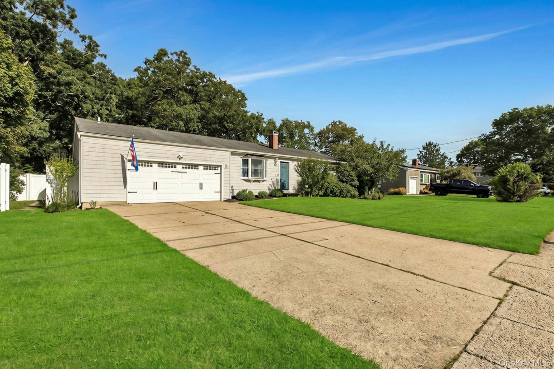 941 Montauk AVE, Islip Terrace, NY 11752