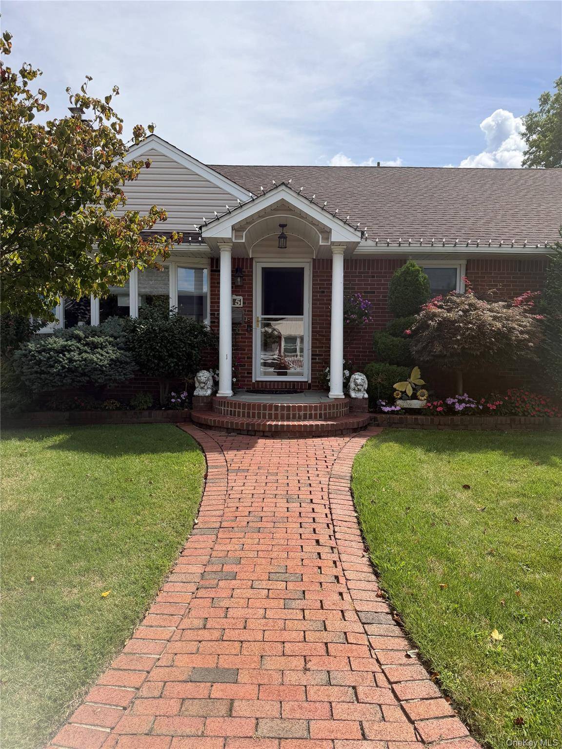 145 Dimond AVE, East Meadow, NY 11554