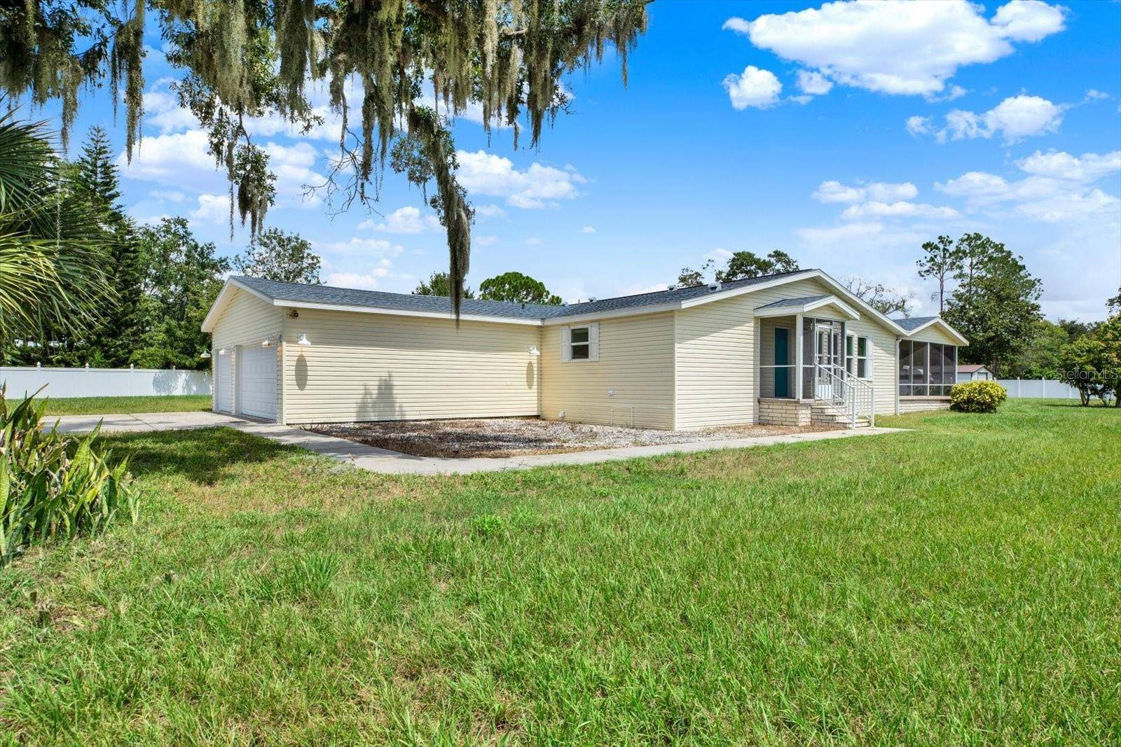 17403 ESTES RD, Lutz, FL 33548