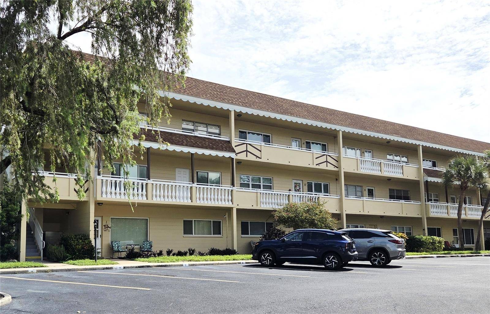 2041 AUSTRALIA WAY W #23, Clearwater, FL 33763