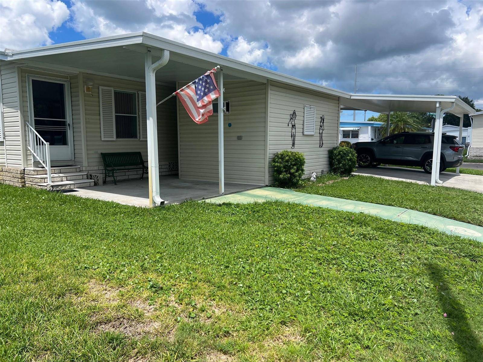 1 THATCH PALM ST W, Largo, FL 33770