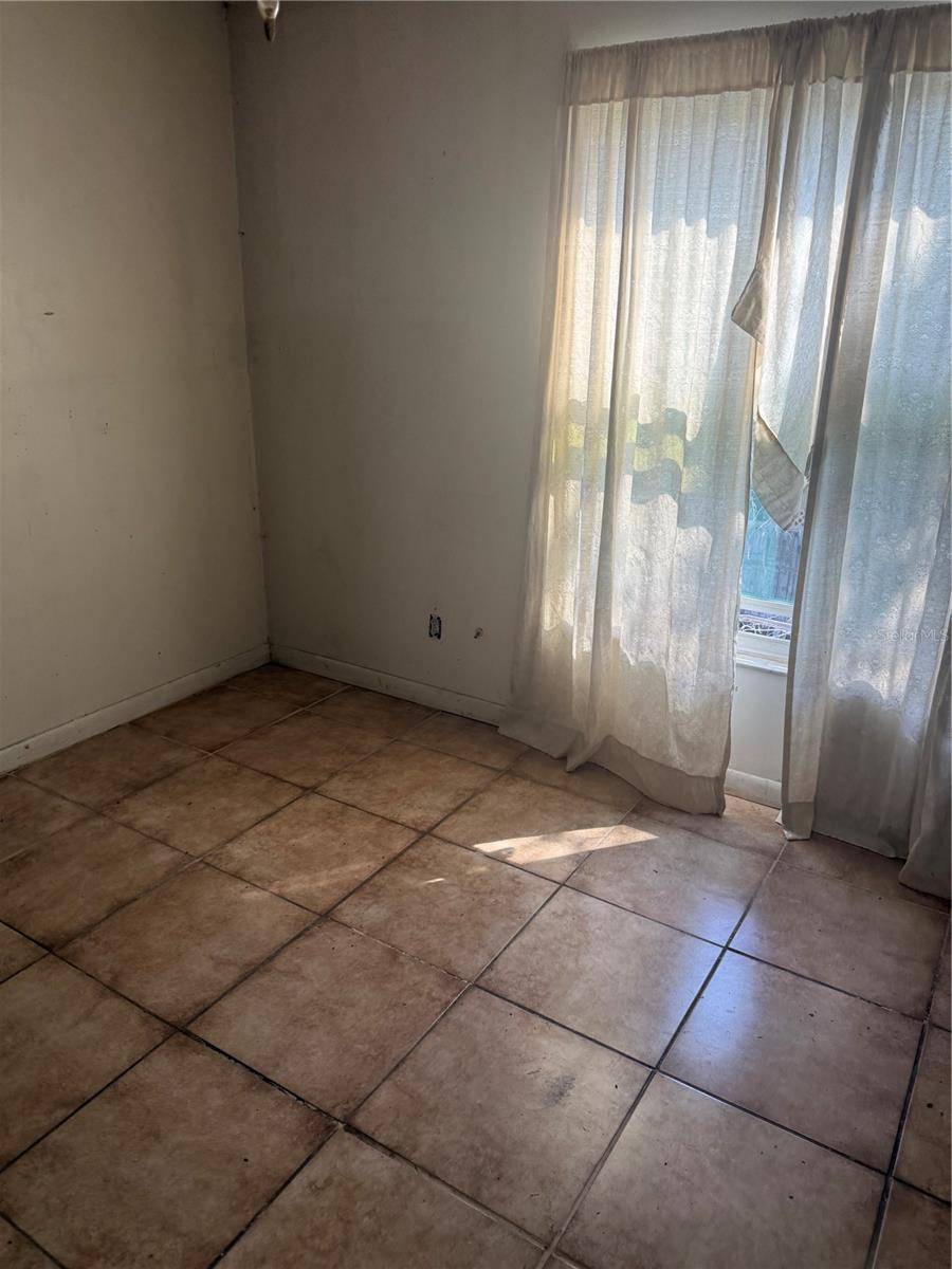 10219 N NINEVAH RD, Tampa, FL 33617