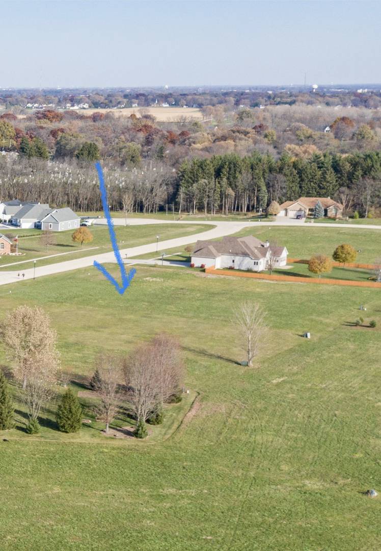 1005 Fox Trail LN, Somonauk, IL 60552