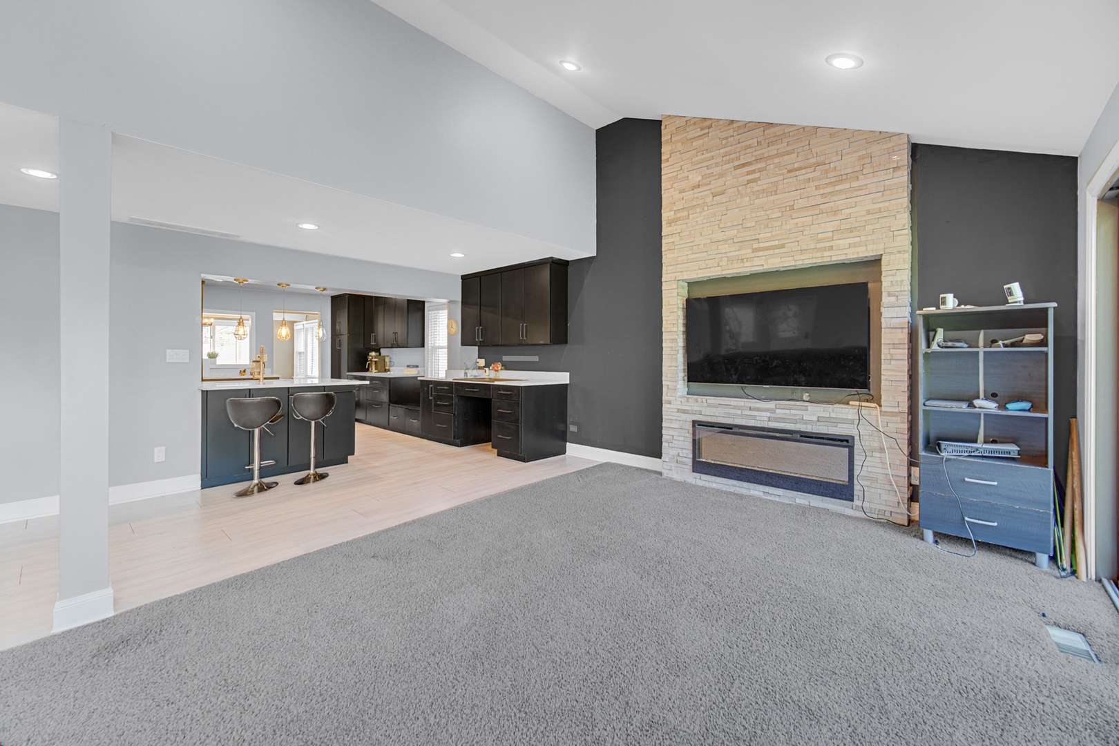 23327 N Wildwood LN, Deerfield, IL 60015