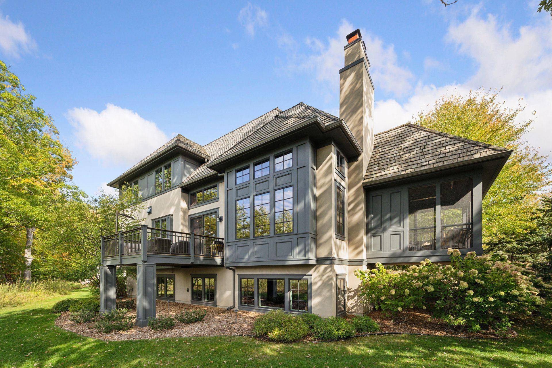 425 Carpenters PT, Wayzata, MN 55391