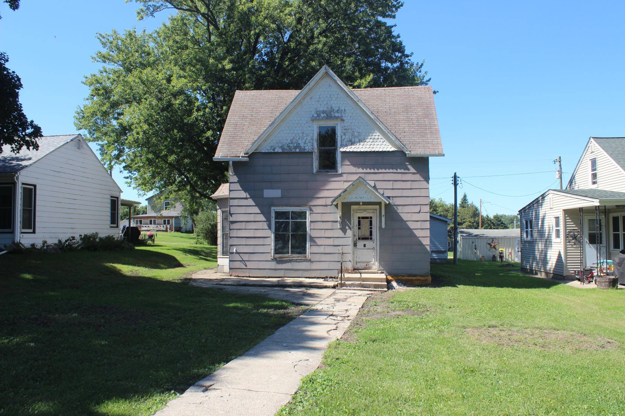 307 Hulseman ST, Welcome, MN 56181