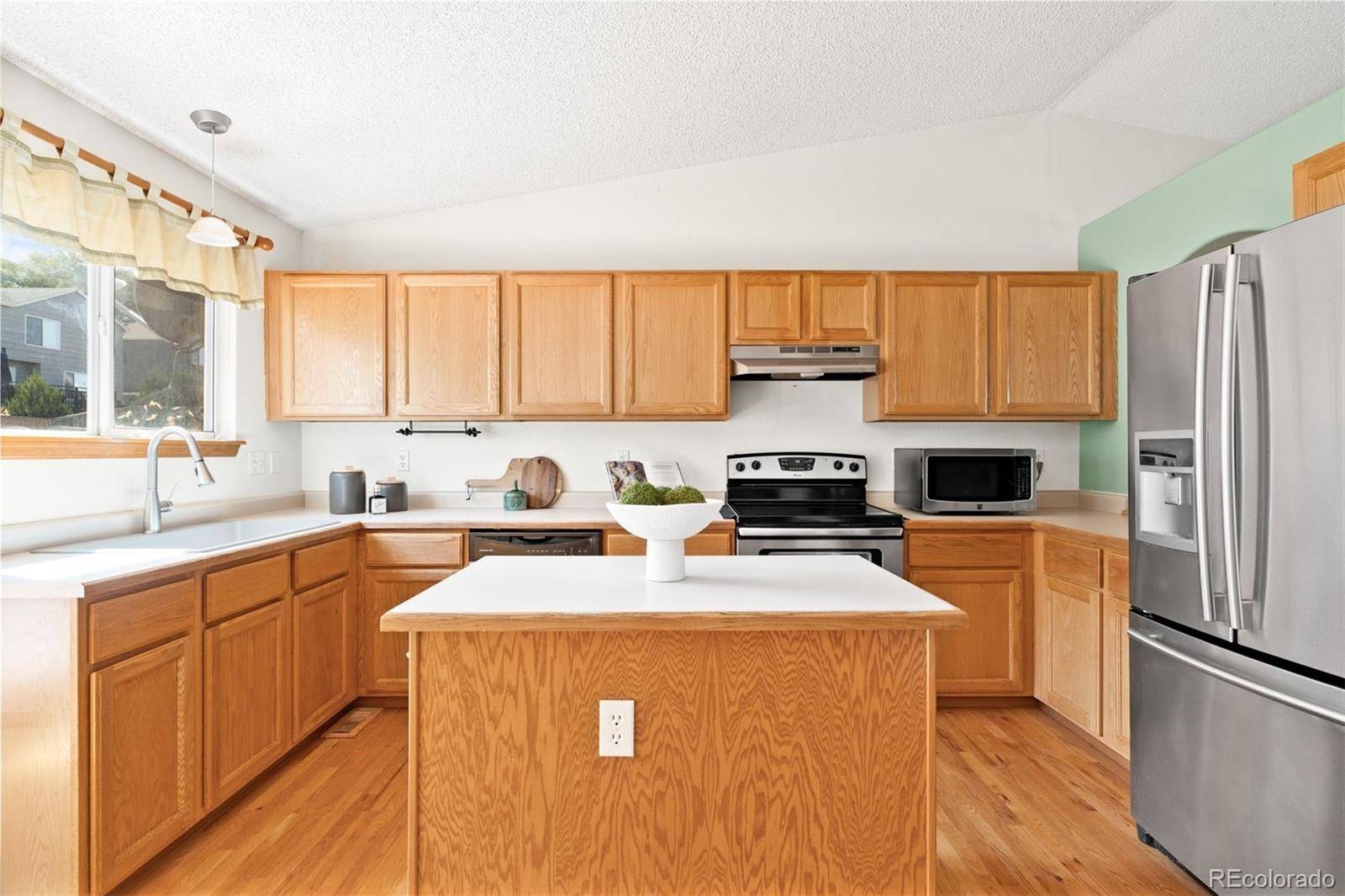 9503 Castle Ridge CIR, Highlands Ranch, CO 80129