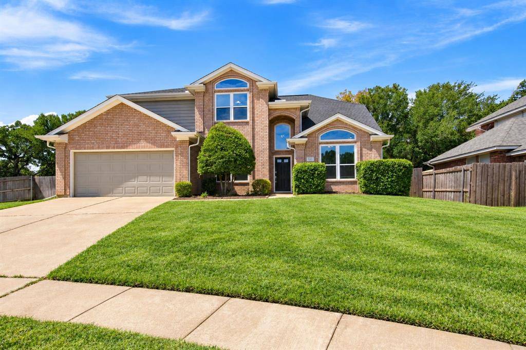 901 Tennison Drive, Euless, TX 76039