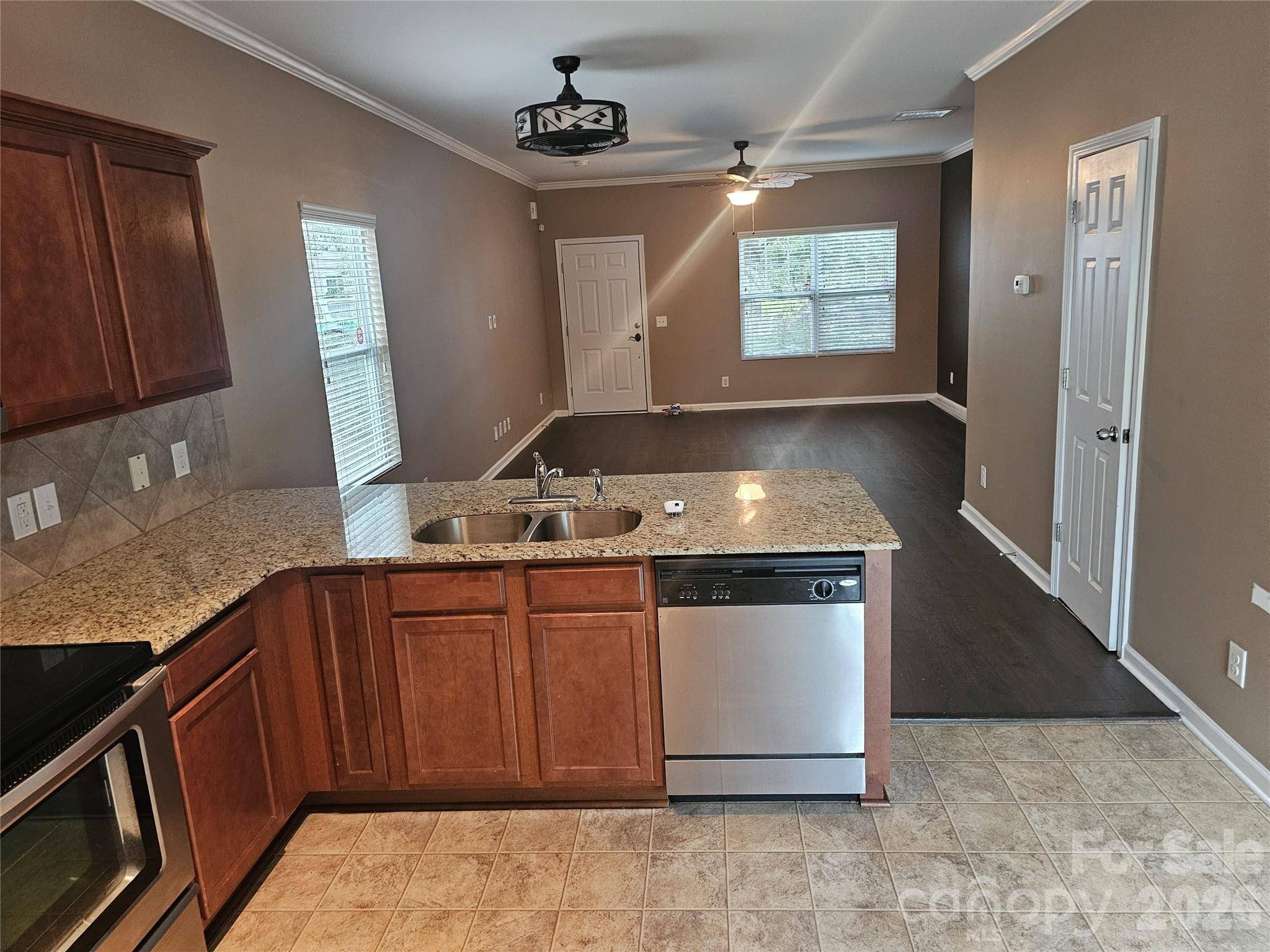 4657 Johnston Oehler RD, Charlotte, NC 28269