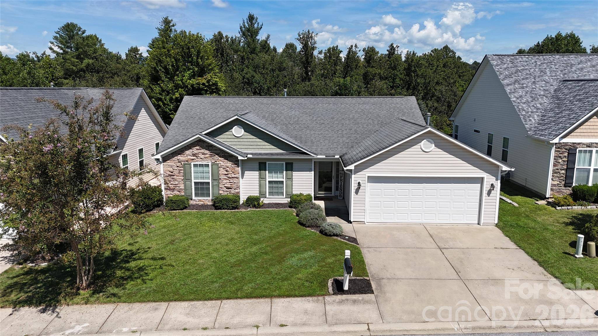 105 Creekwalk LN, Hendersonville, NC 28792
