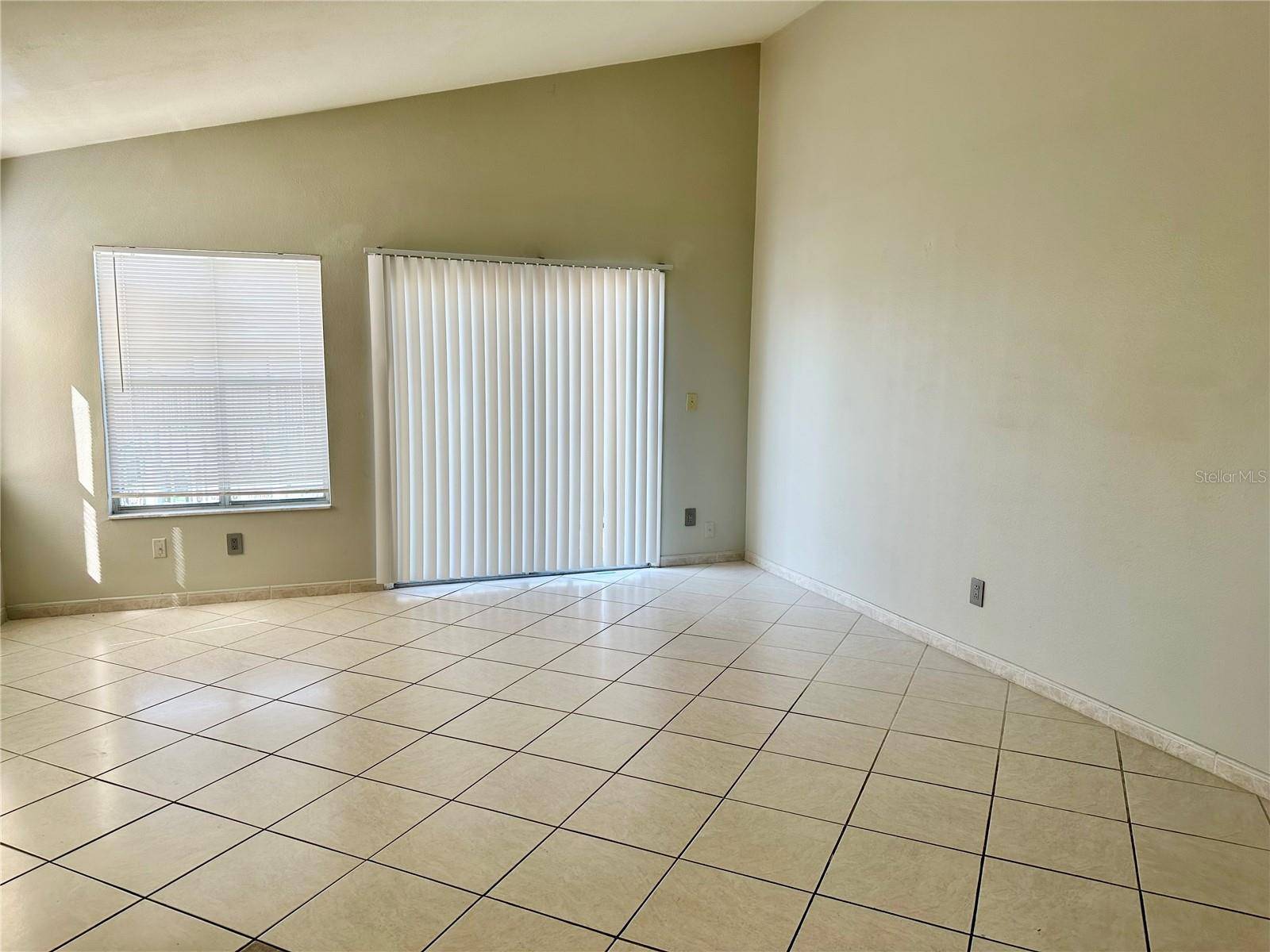 2524 WOODGATE BLVD #201, Orlando, FL 32822