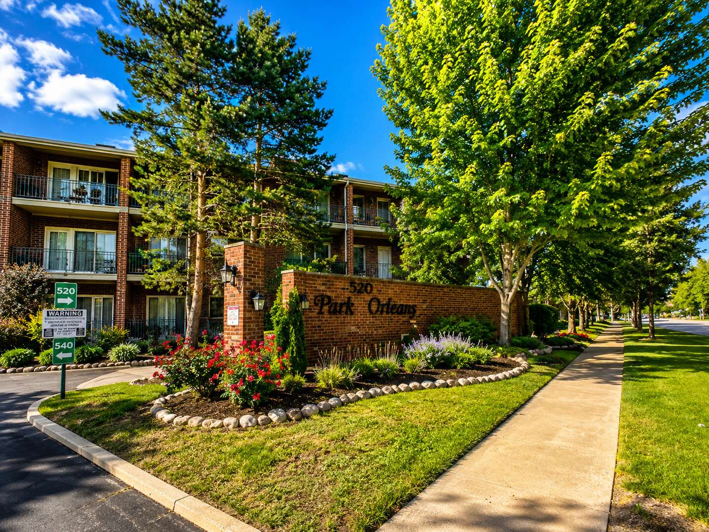 520 Biesterfield RD #209, Elk Grove Village, IL 60007