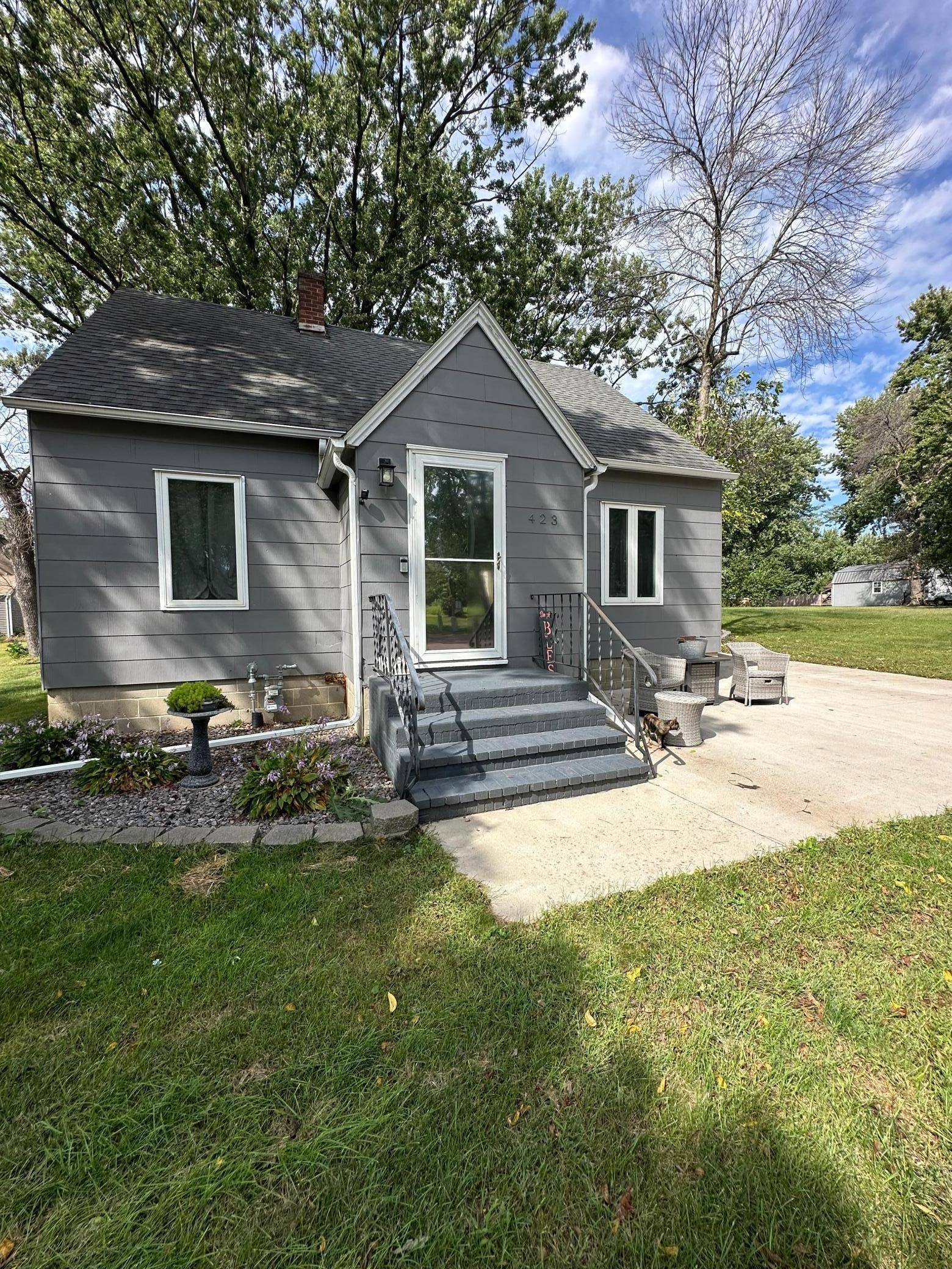 423 10th ST S, Mountain Lake, MN 56159