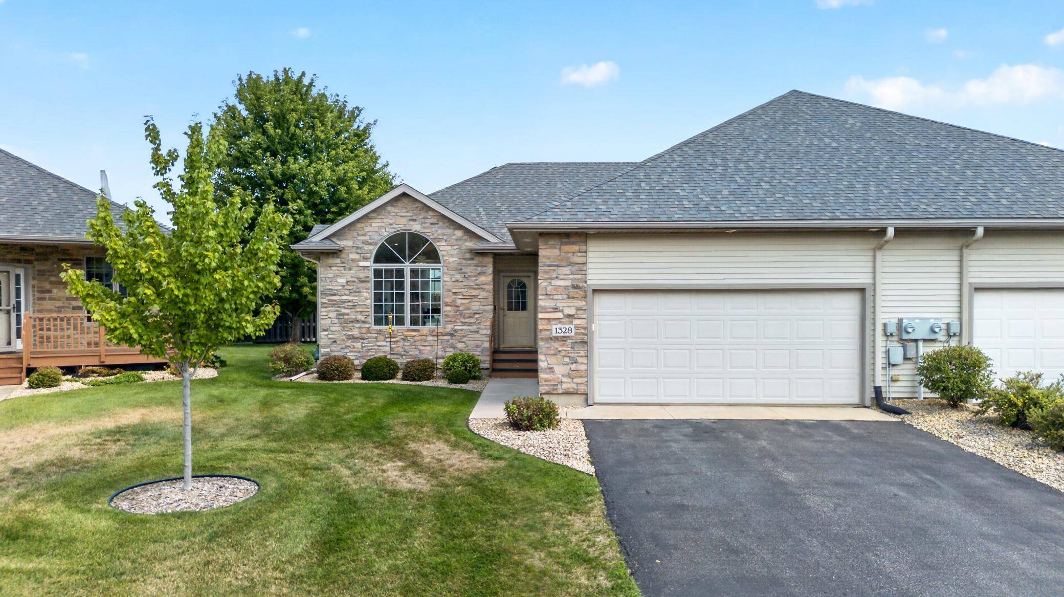 1328 10th ST N, Lake City, MN 55041