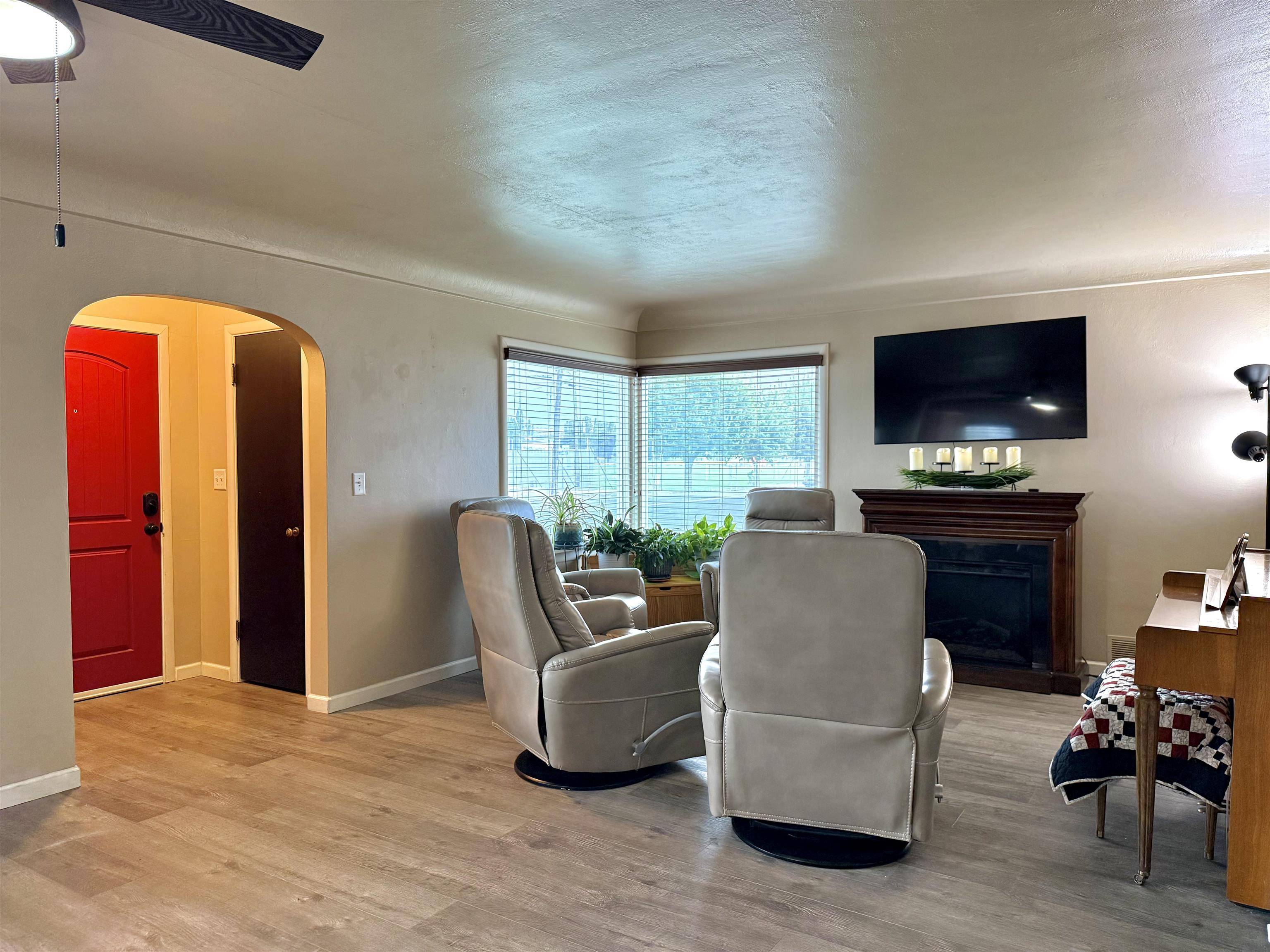 210 W 4th Ave, Odessa, WA 99159