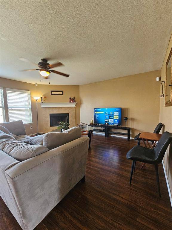 824 Green Heath Avenue, Fort Worth, TX 76120