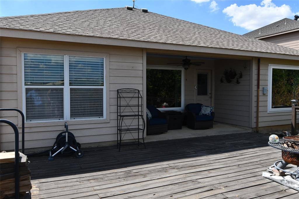 215 Dodge City Trail, Newark, TX 76071