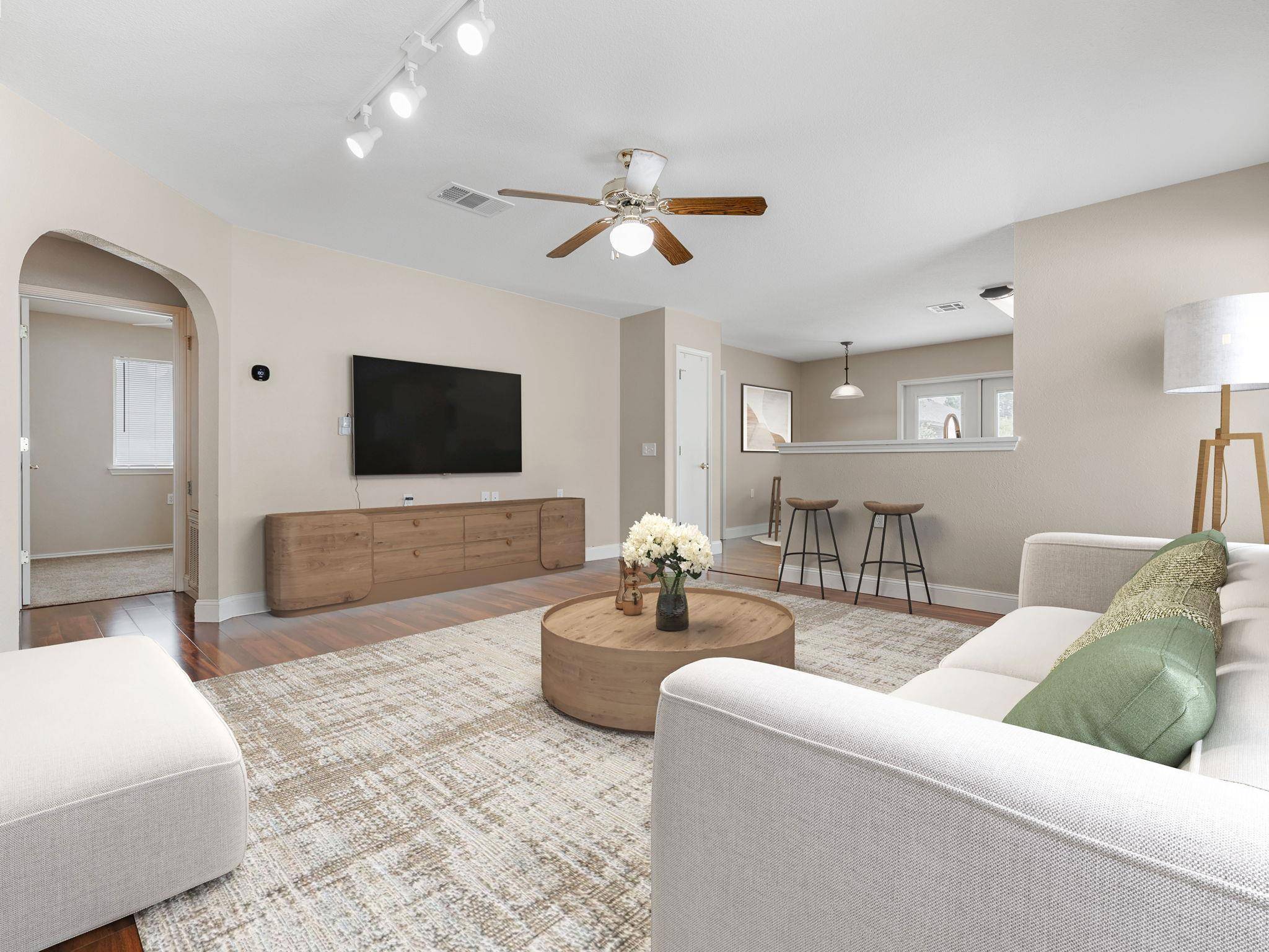 5220 Hutchinson DR, Austin, TX 78723