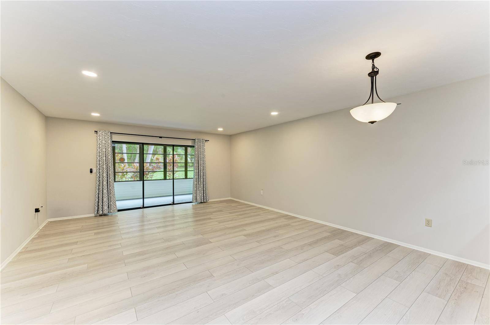 813 SPRING LAKES BLVD, Bradenton, FL 34210