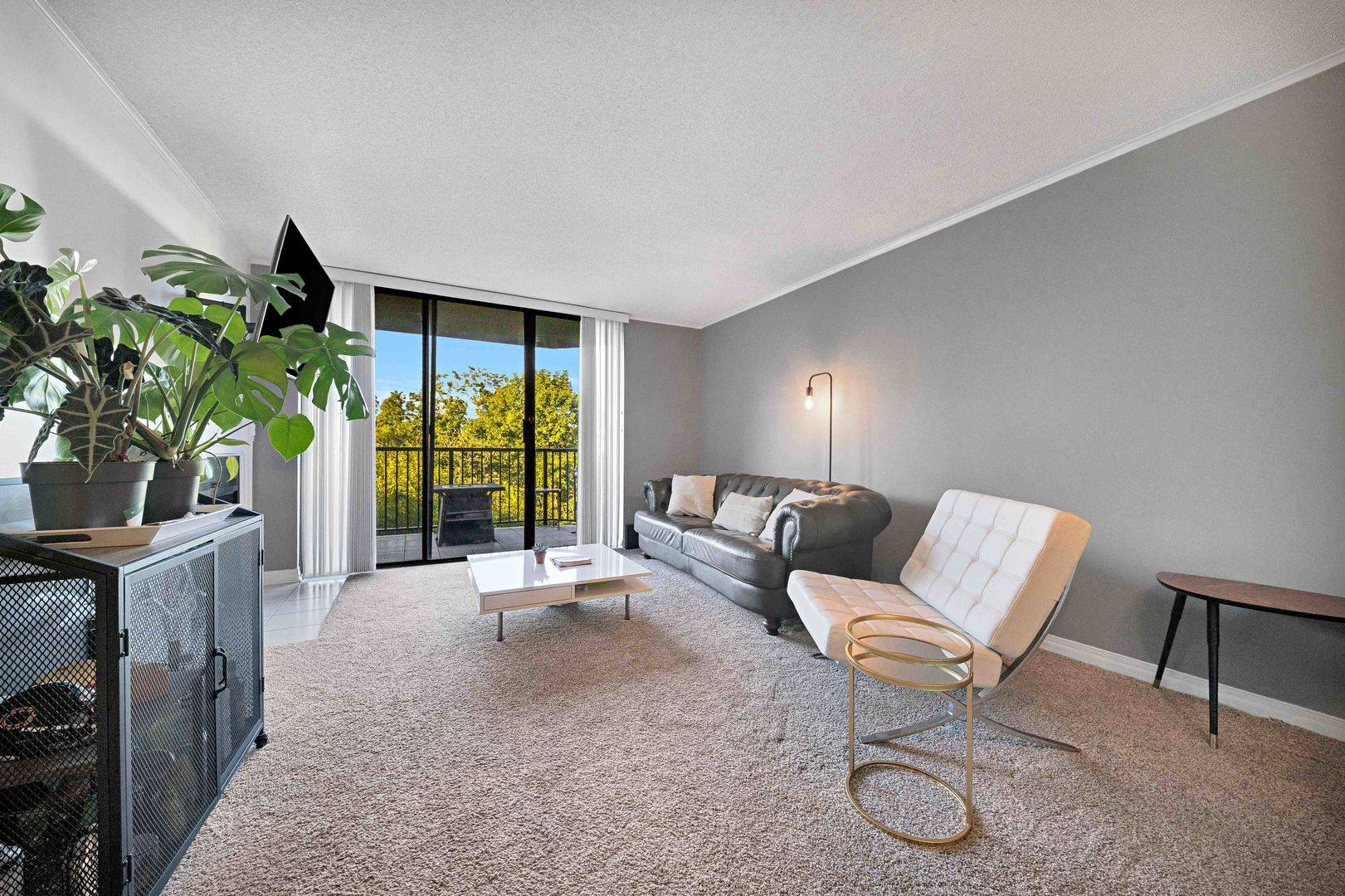 511 Aurora AVE #513, Naperville, IL 60540