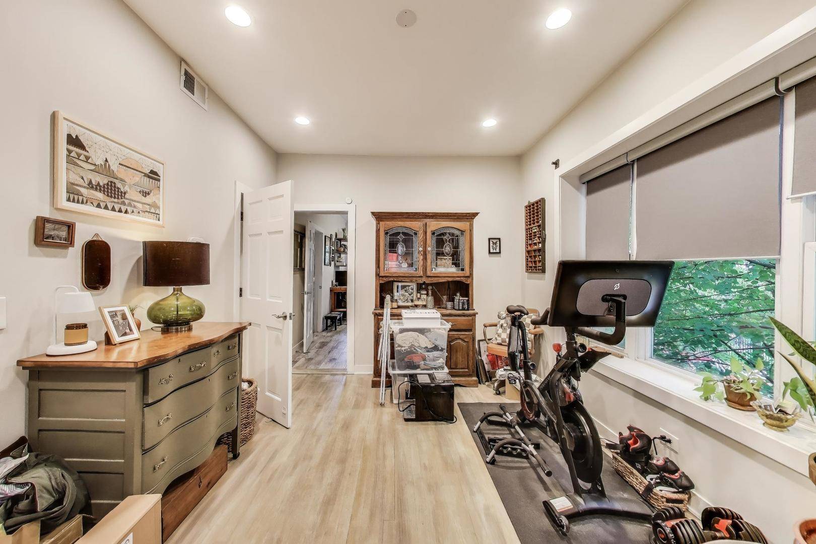 2857 W Fletcher ST #2, Chicago, IL 60618