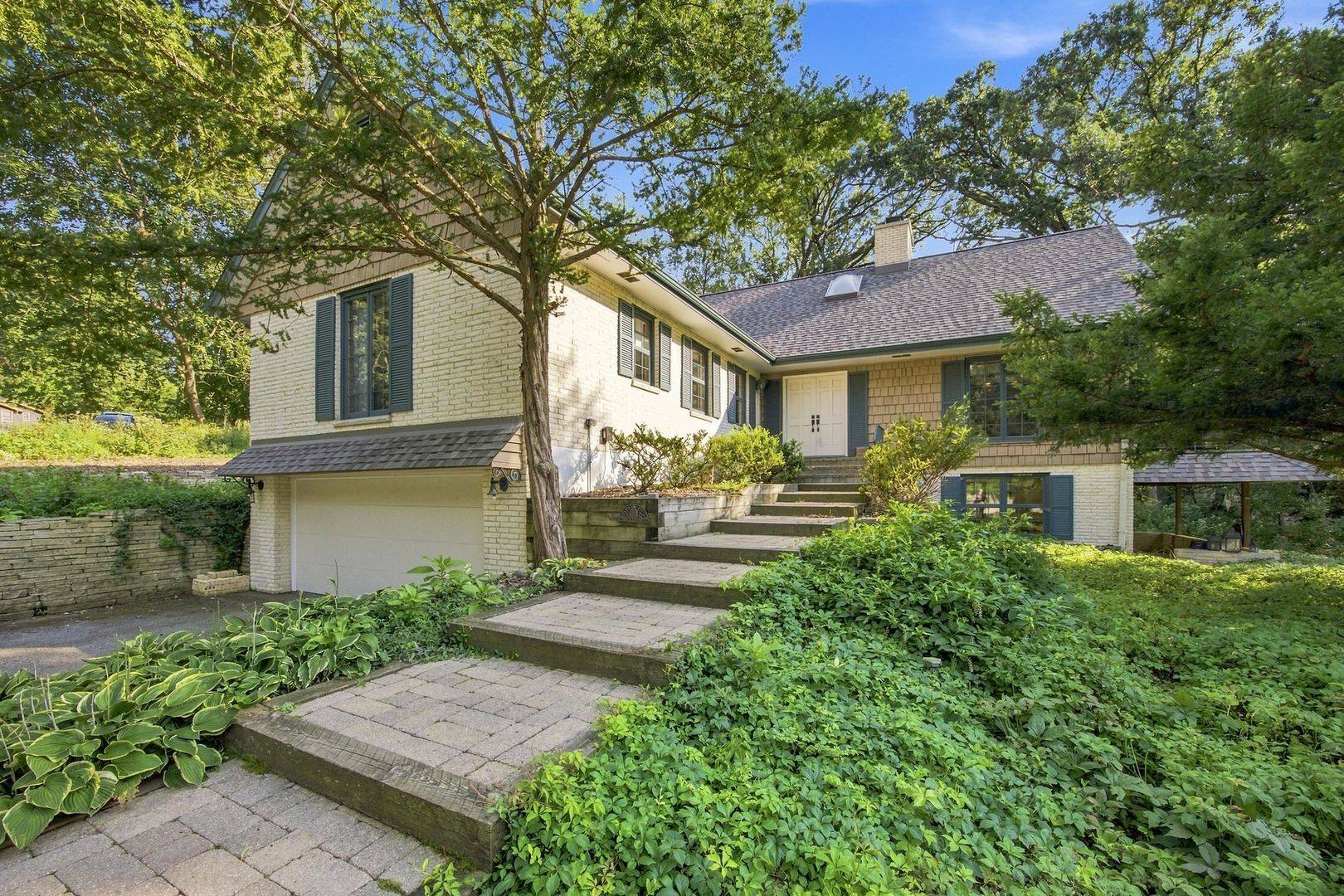 36 Marryat RD, Trout Valley, IL 60013