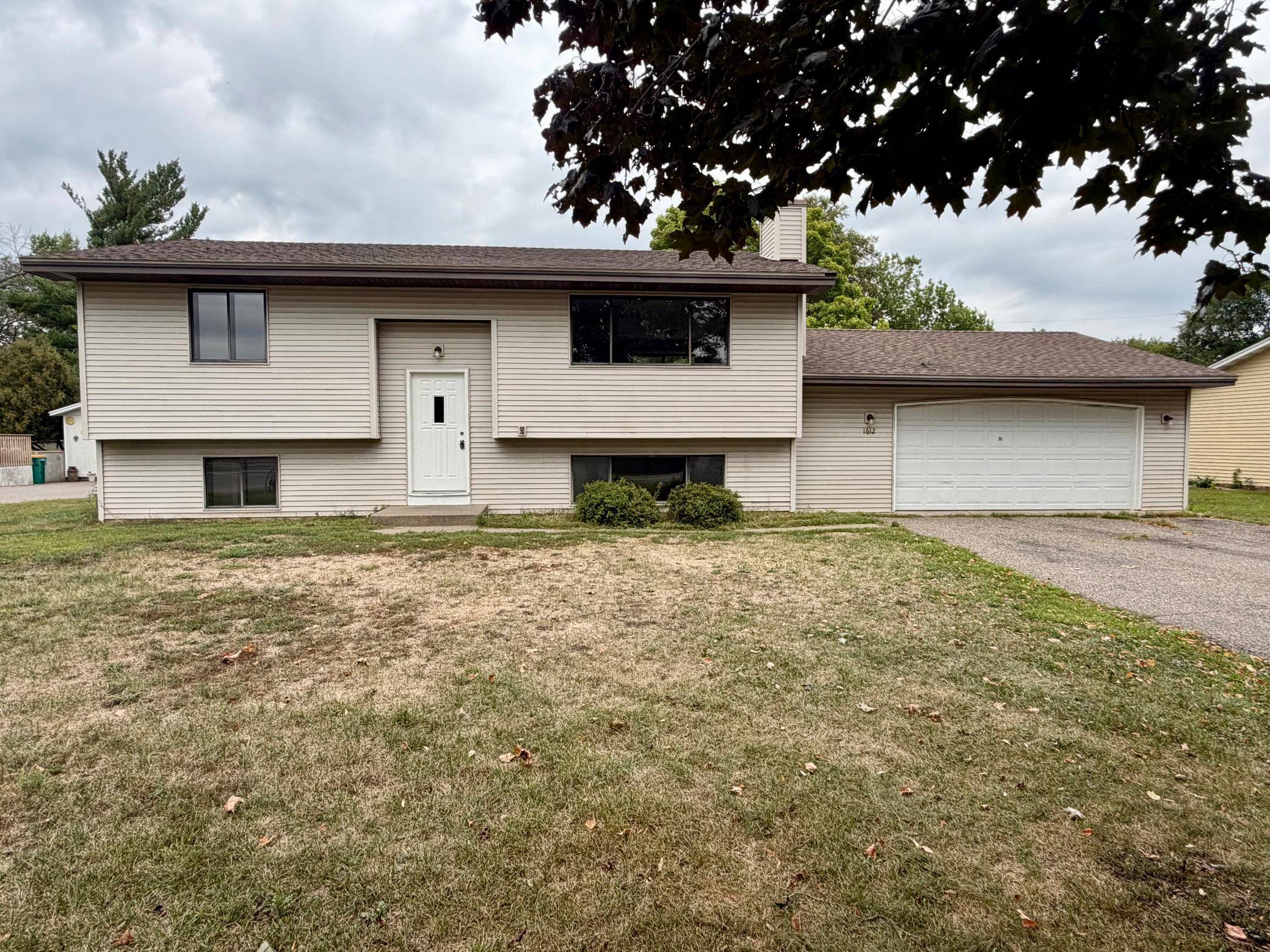 1612 69th AVE N, Brooklyn Center, MN 55430