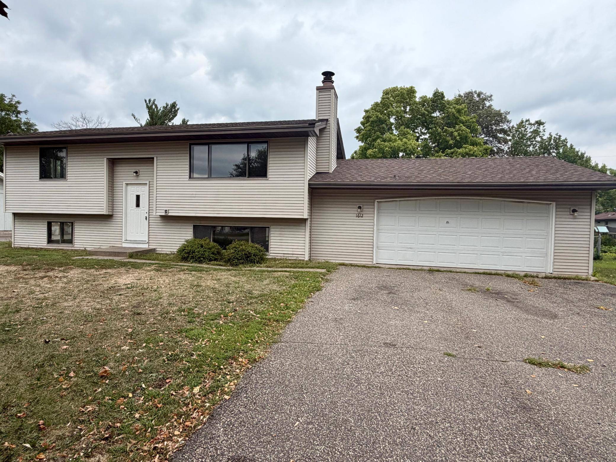 1612 69th AVE N, Brooklyn Center, MN 55430