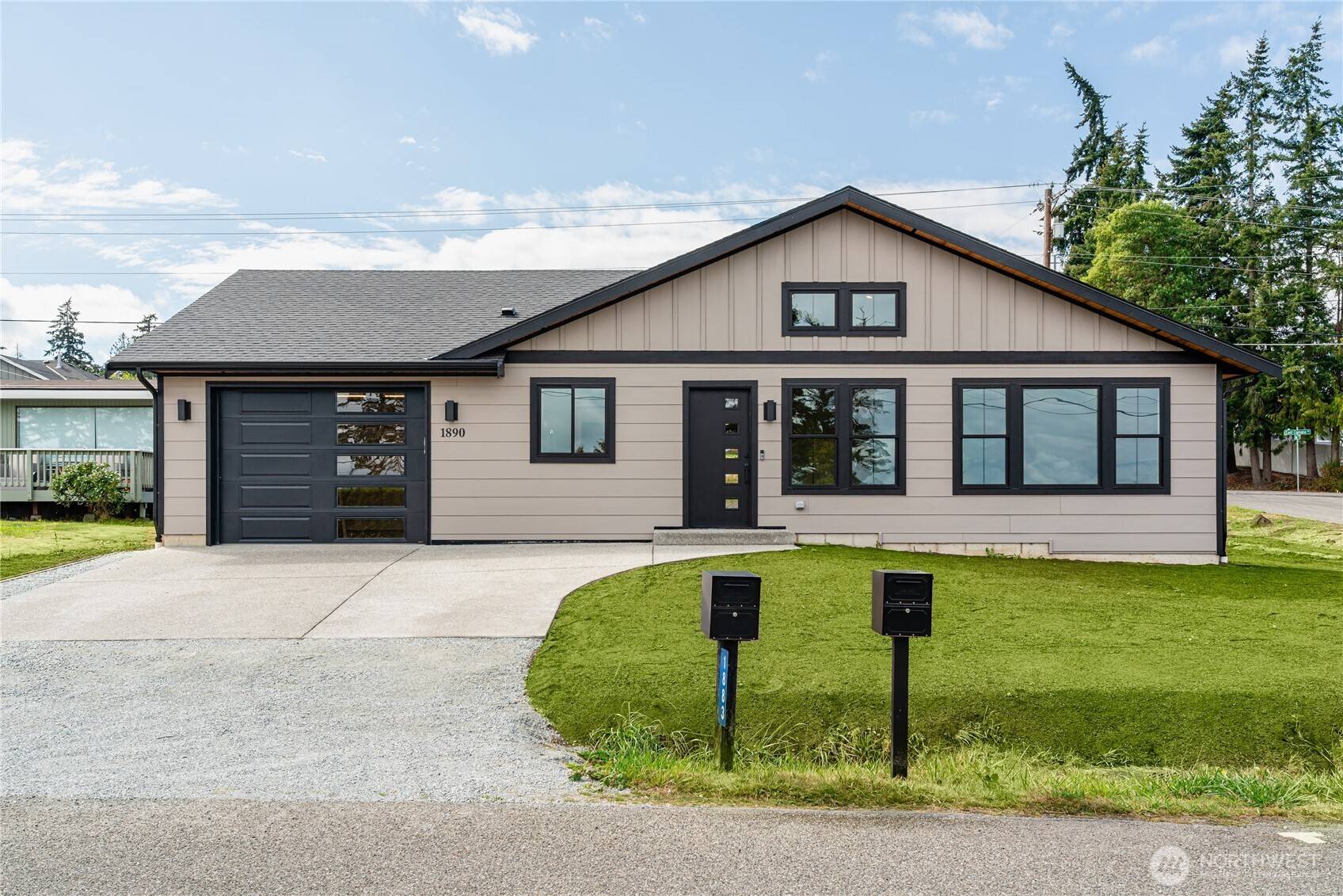 1890 Cascade View DR, Camano Island, WA 98282