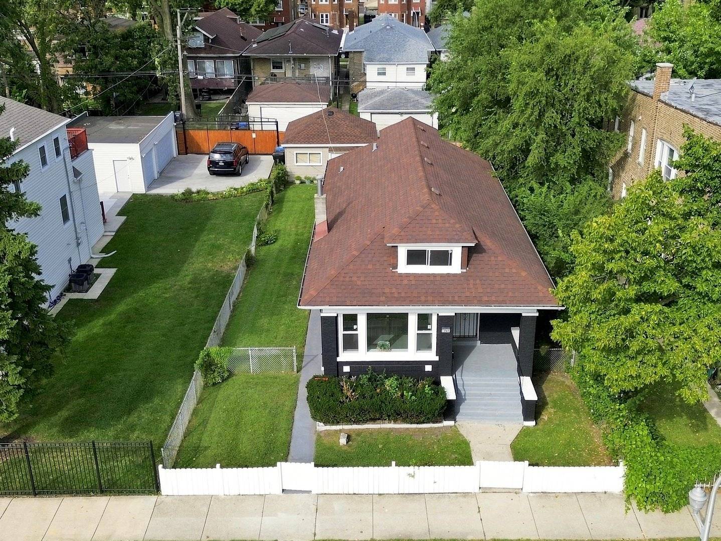 7948 S Colfax AVE, Chicago, IL 60617
