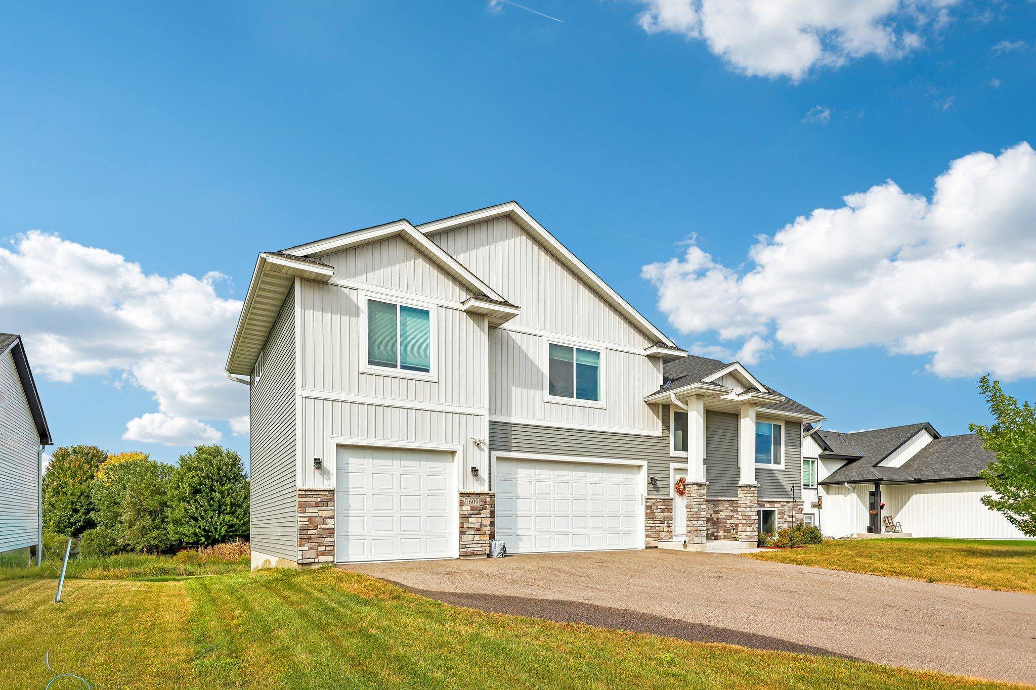 1609 11th ST NE, Buffalo, MN 55313