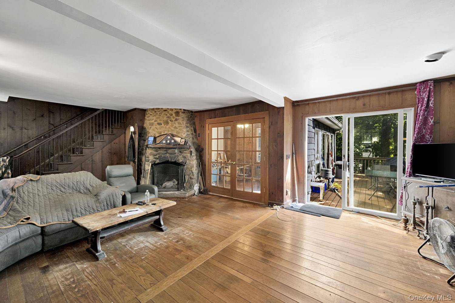 4 W Livingston ST, Valhalla, NY 10595