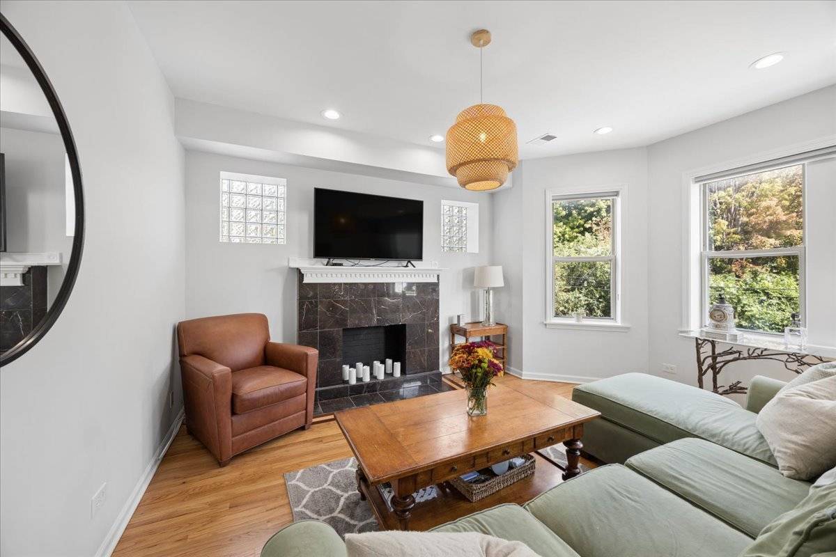 4852 N SACRAMENTO AVE #2N, Chicago, IL 60625