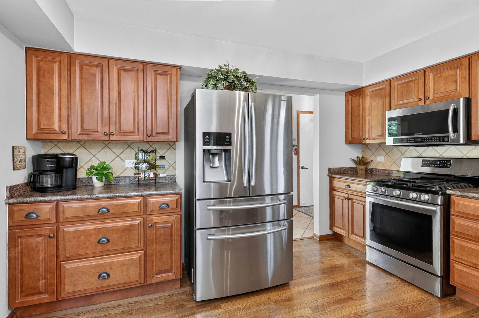 319 Jamatt CT, Naperville, IL 60540