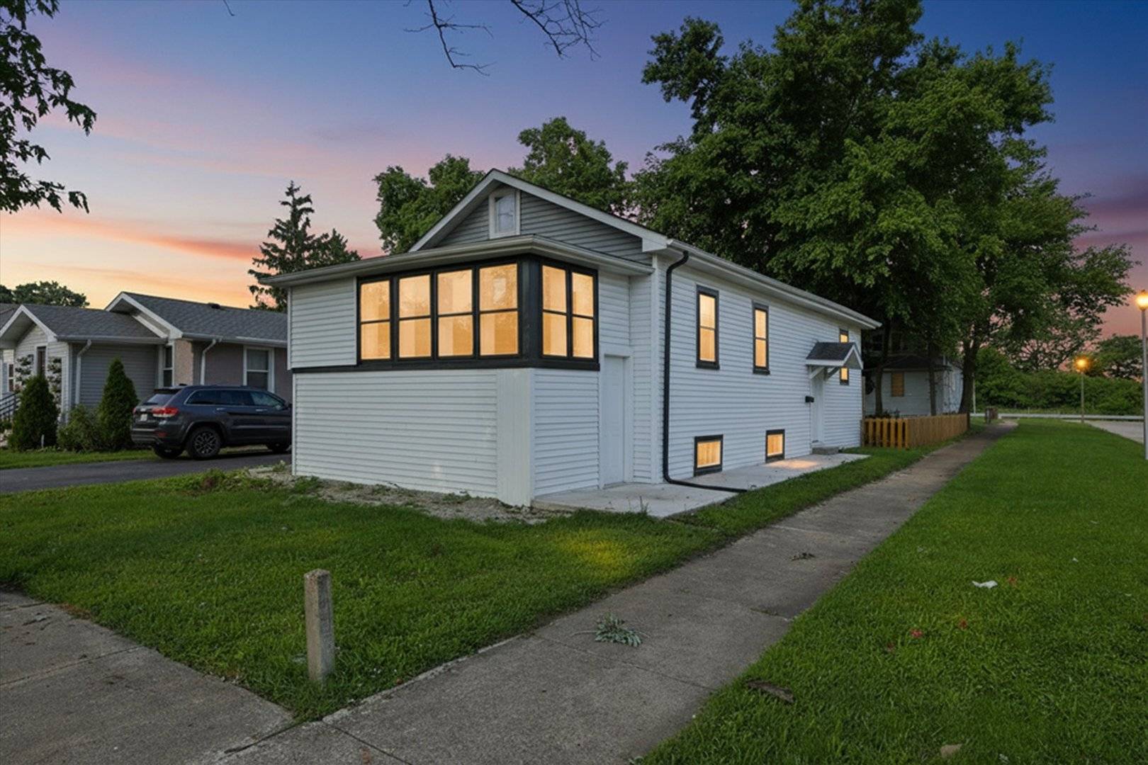 1808 S 22nd AVE, Maywood, IL 60153