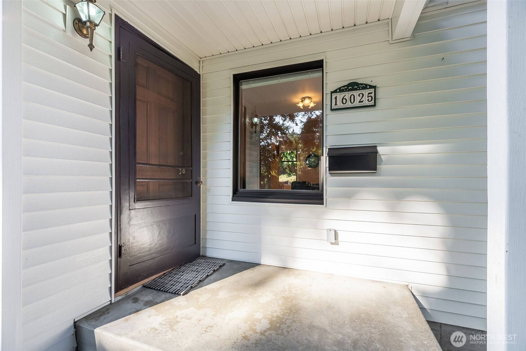 16025 10th Ave NE, Shoreline, WA 98155