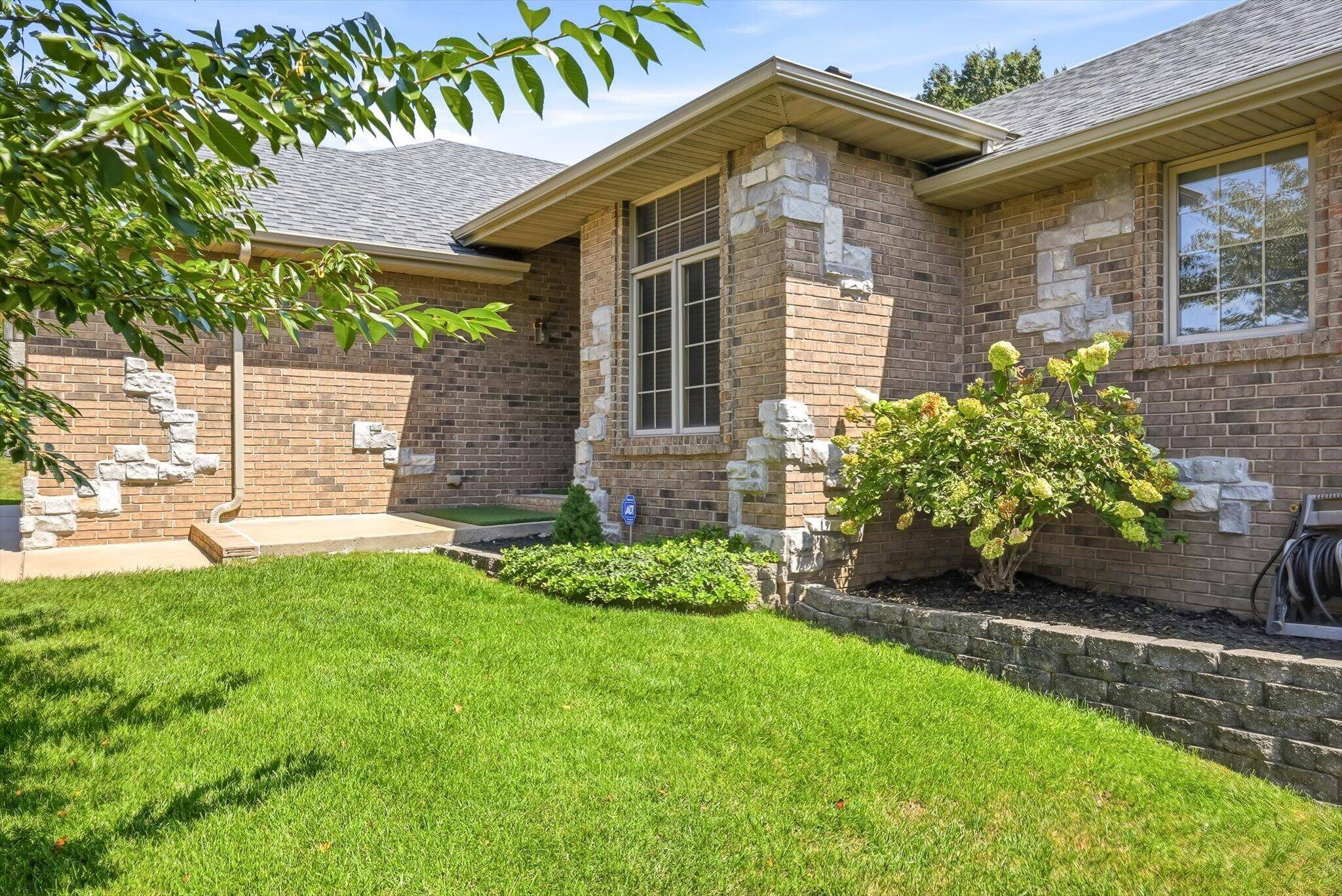5106 S Burrows AVE, Springfield, MO 65810