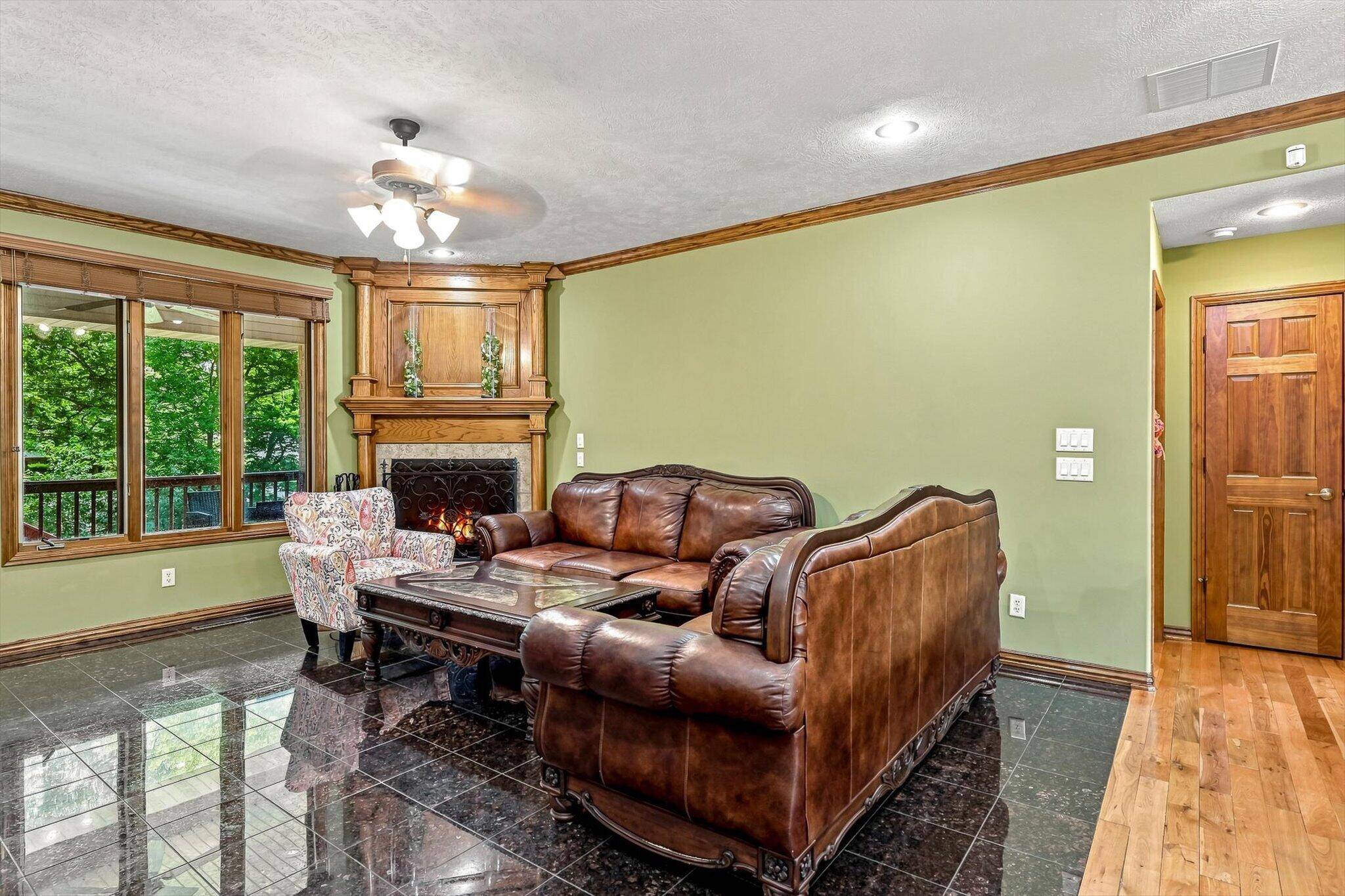 5106 S Burrows AVE, Springfield, MO 65810