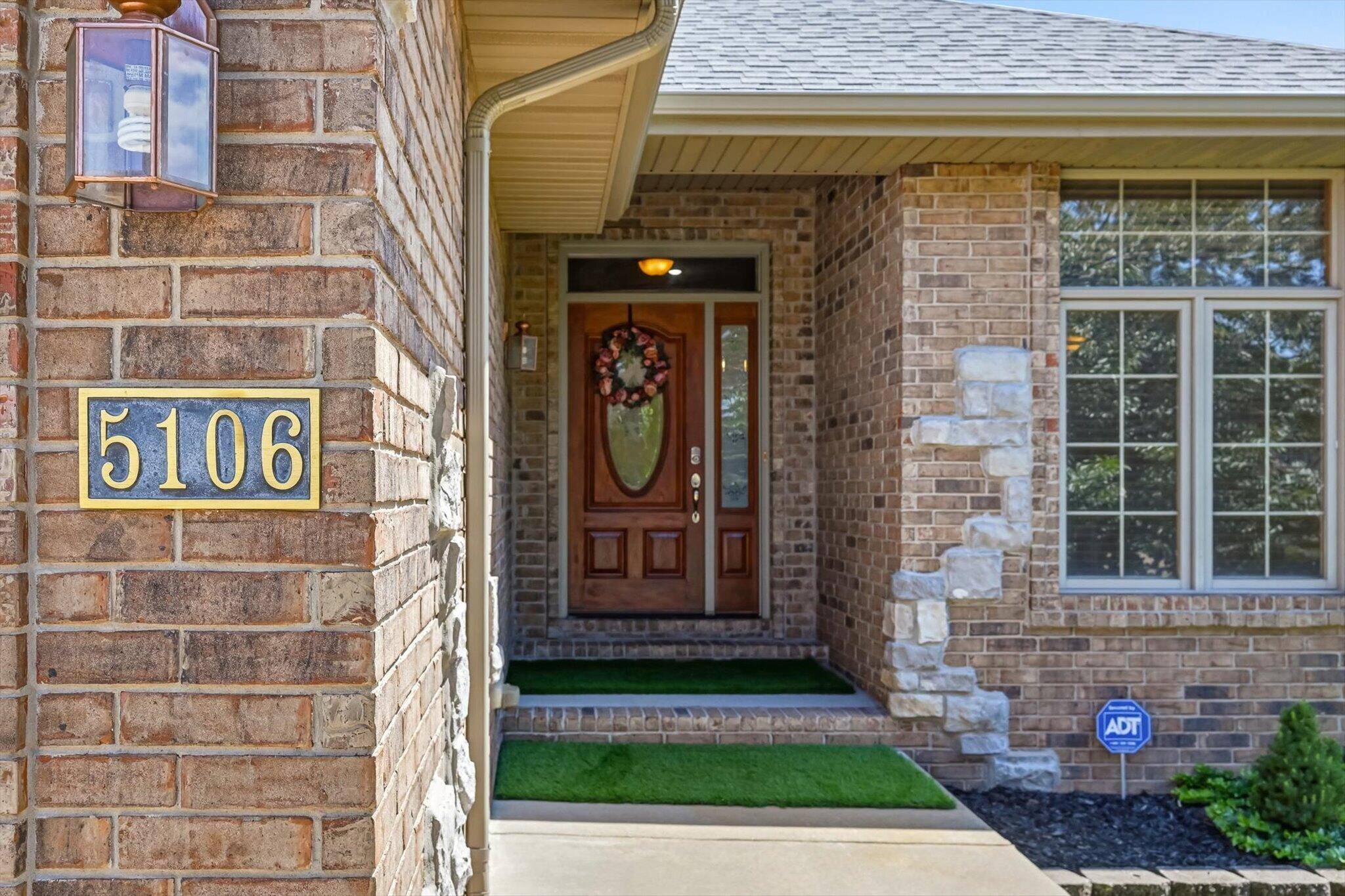 5106 S Burrows AVE, Springfield, MO 65810