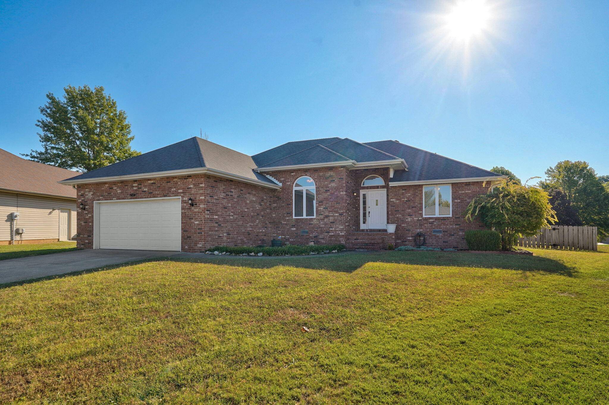 5134 S Sterling CT, Springfield, MO 65810