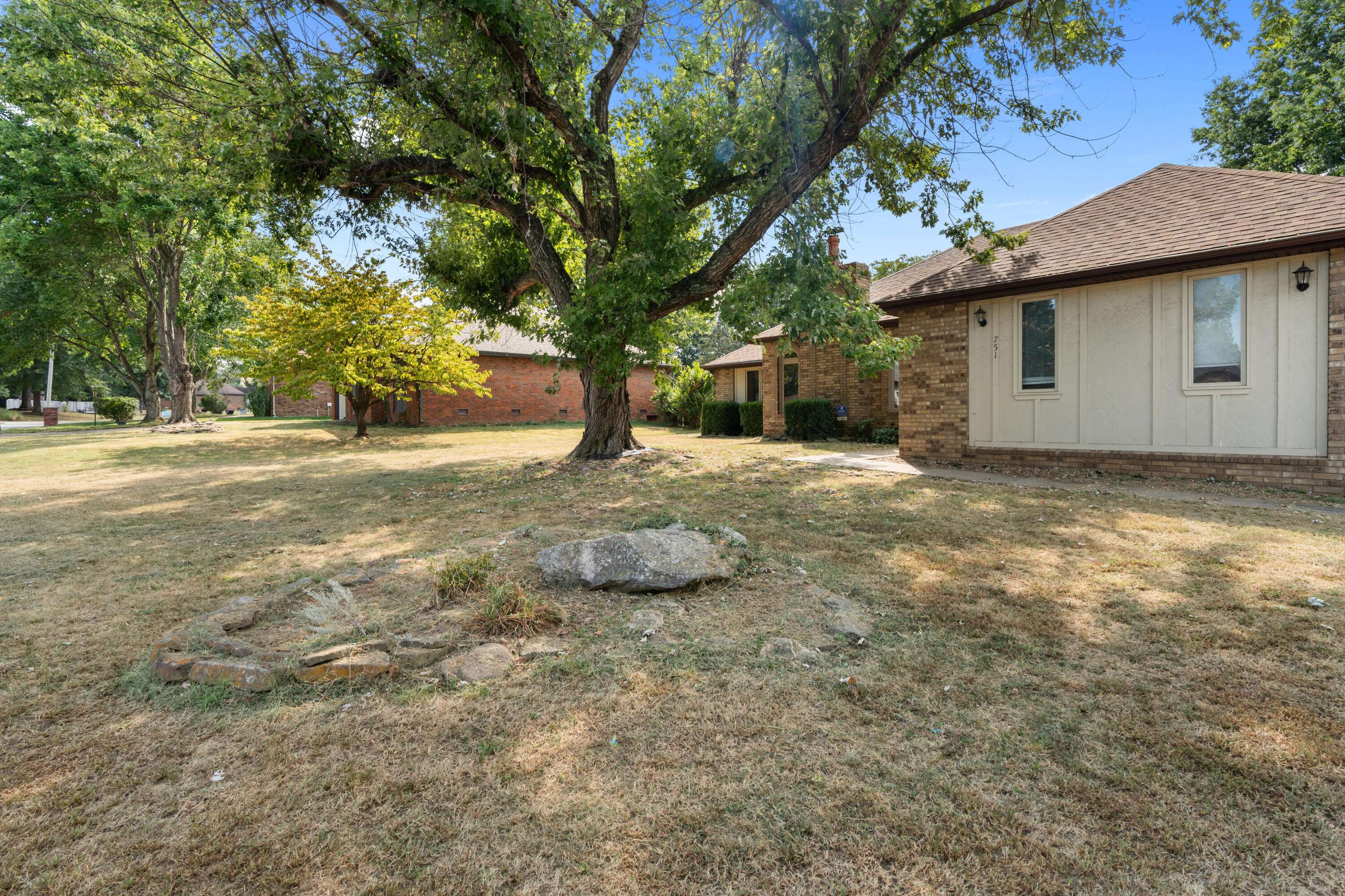 751 S Sparks AVE, Springfield, MO 65802