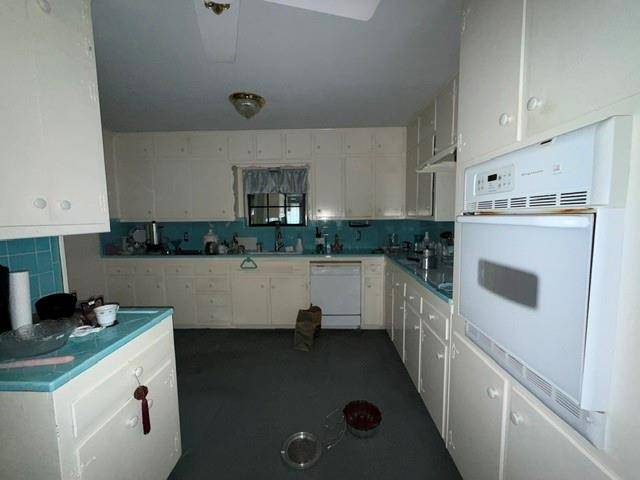 1016 Usher Street, Benbrook, TX 76126